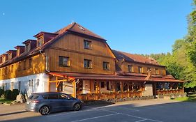 Balonovy Hotel A Pivovar Radesin