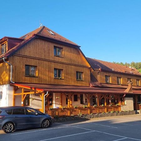 Balonovy Hotel A Pivovar Radesin Zewnętrze zdjęcie