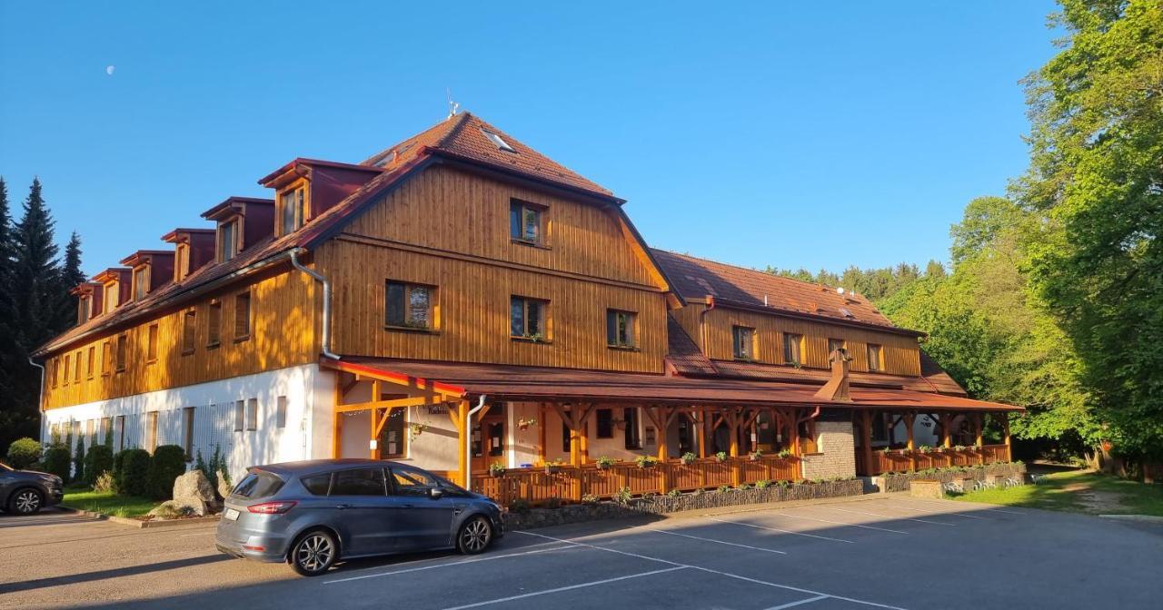 Balonovy Hotel A Pivovar Radesin Zewnętrze zdjęcie