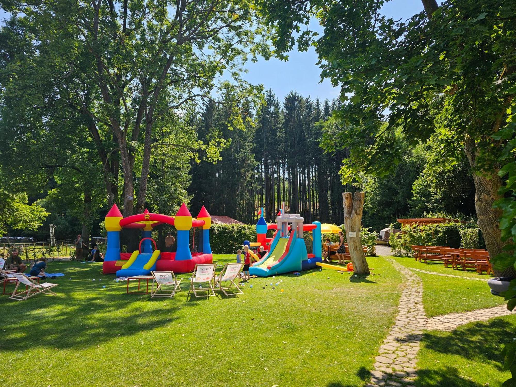 Balonovy Hotel A Pivovar Radesin Zewnętrze zdjęcie